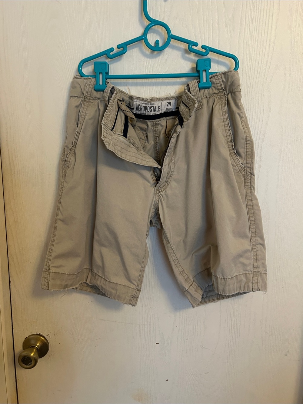 Aeropostale Men's Light Khaki Flat Front Shorts